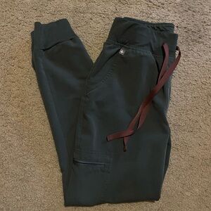 FIGS women’s jogger scrub pants